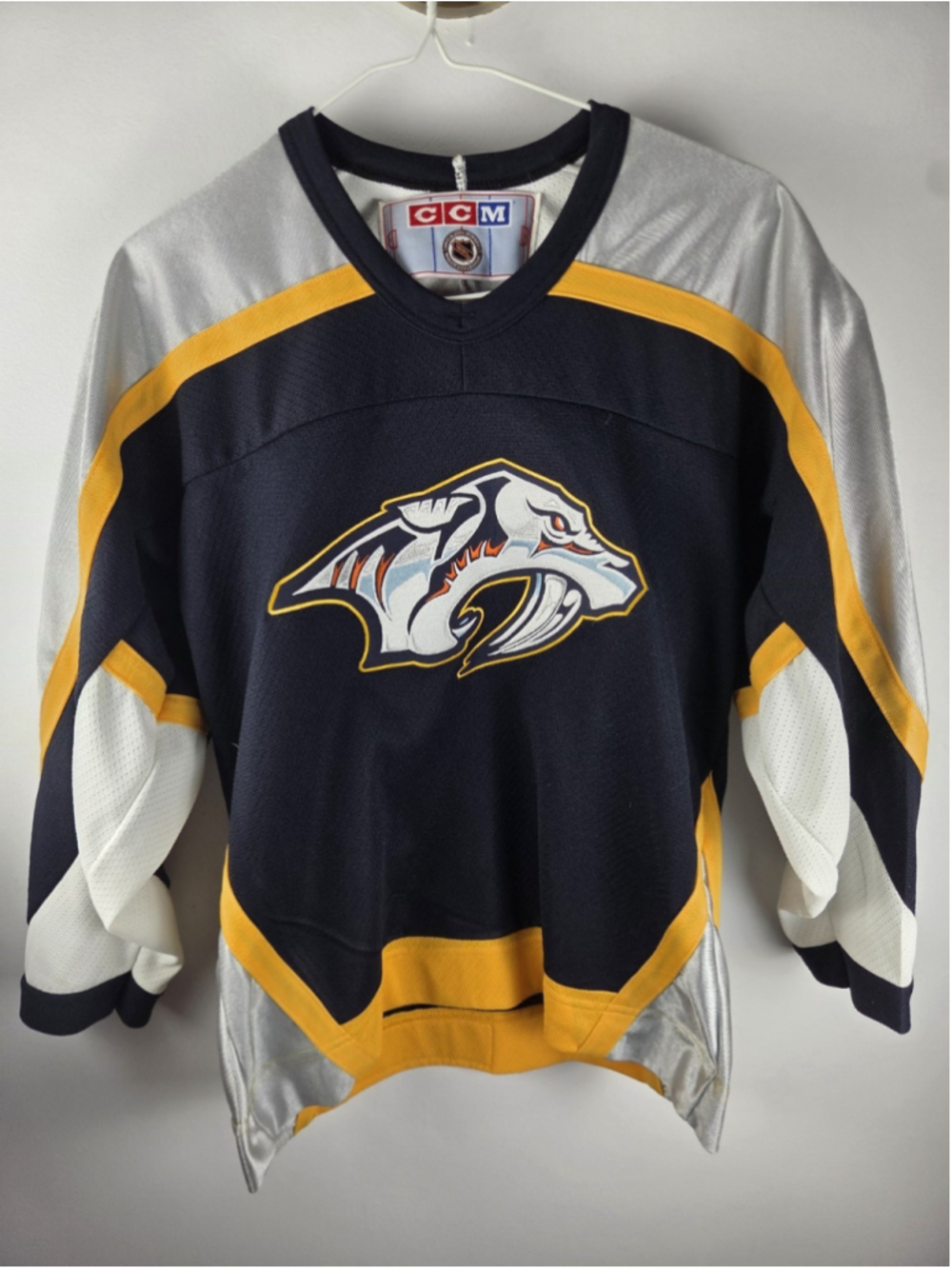Vintage CCM Nashville Predators Youth Jersey L/XL Pre-Owned